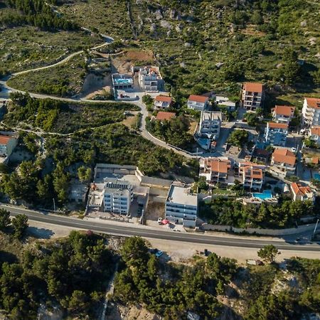 Apartments Pusic Omis Exterior photo