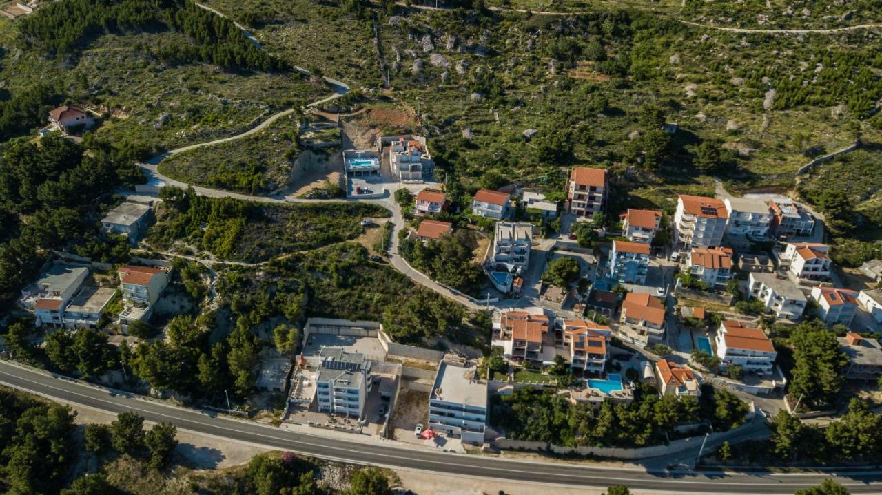 Apartments Pusic Omis Exterior photo