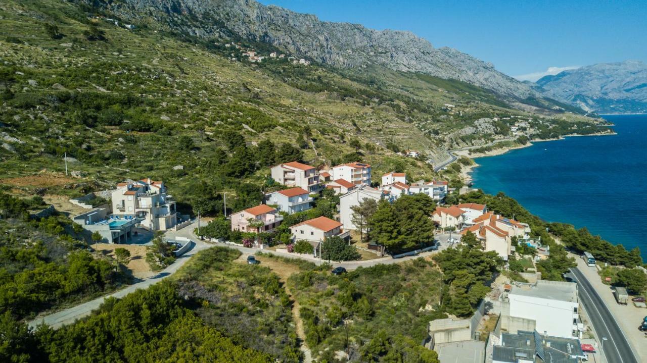 Apartments Pusic Omis Exterior photo